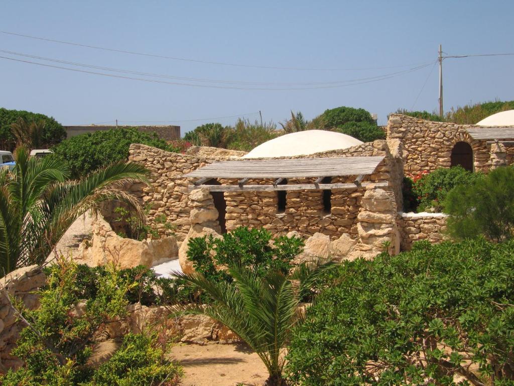 I Dammusi Di Borgo Cala Creta Hotell LMP Rum bild